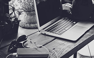 配资低息炒股配资门户:互联网配资平台-9月2日港股收盘：恒指跌0.47% 中芯国际领跌成分股